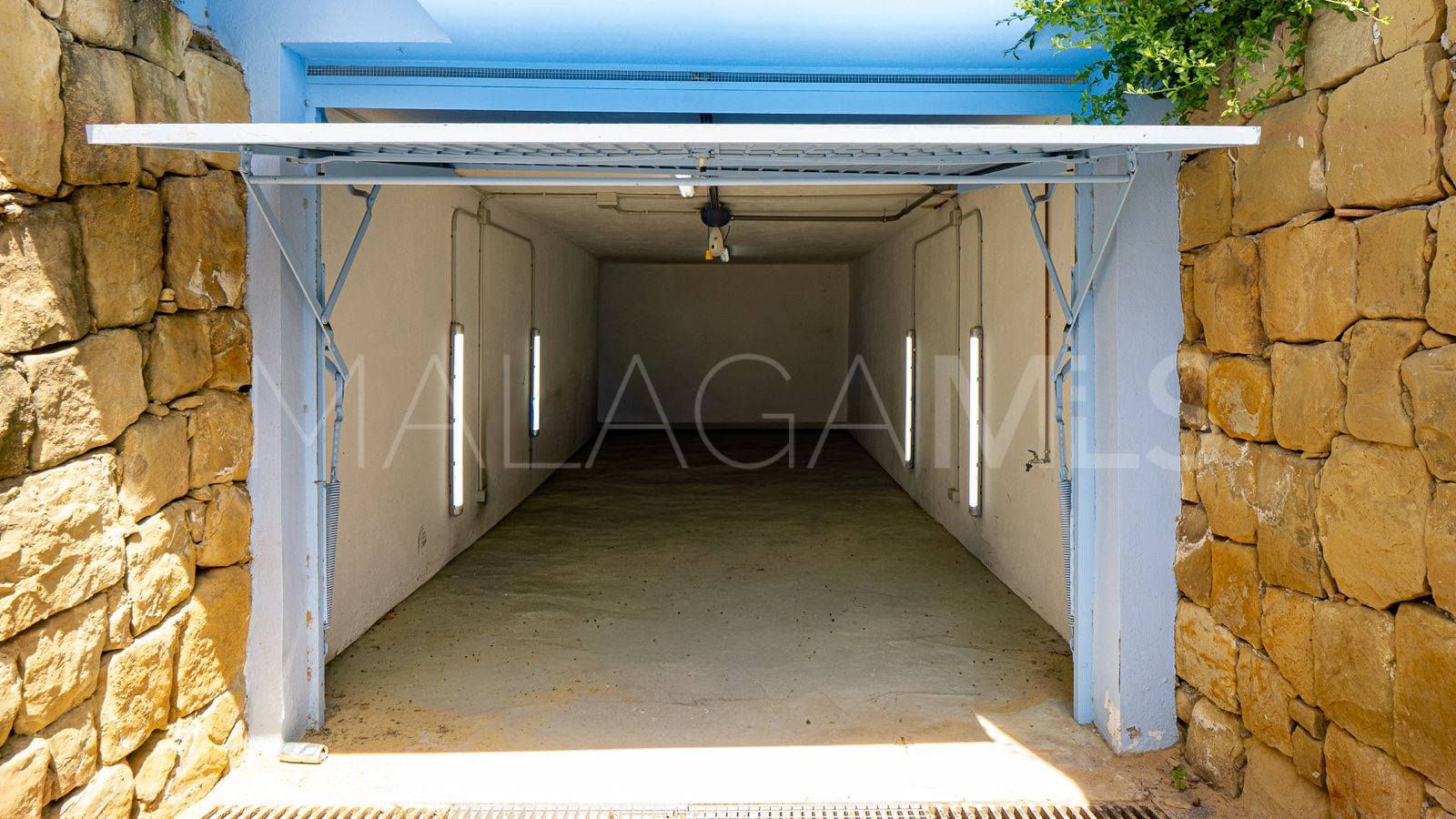 Buy 2 bedrooms town house in Nueva Andalucia