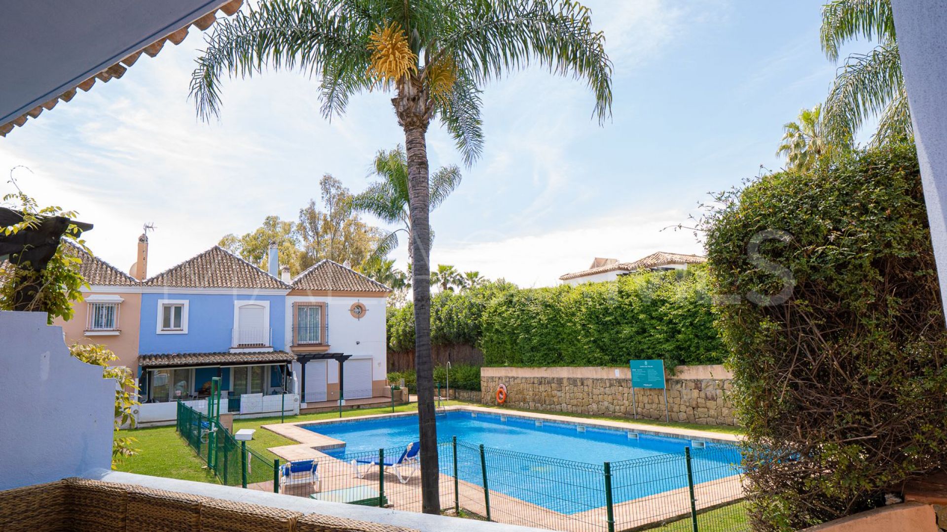 Buy 2 bedrooms town house in Nueva Andalucia