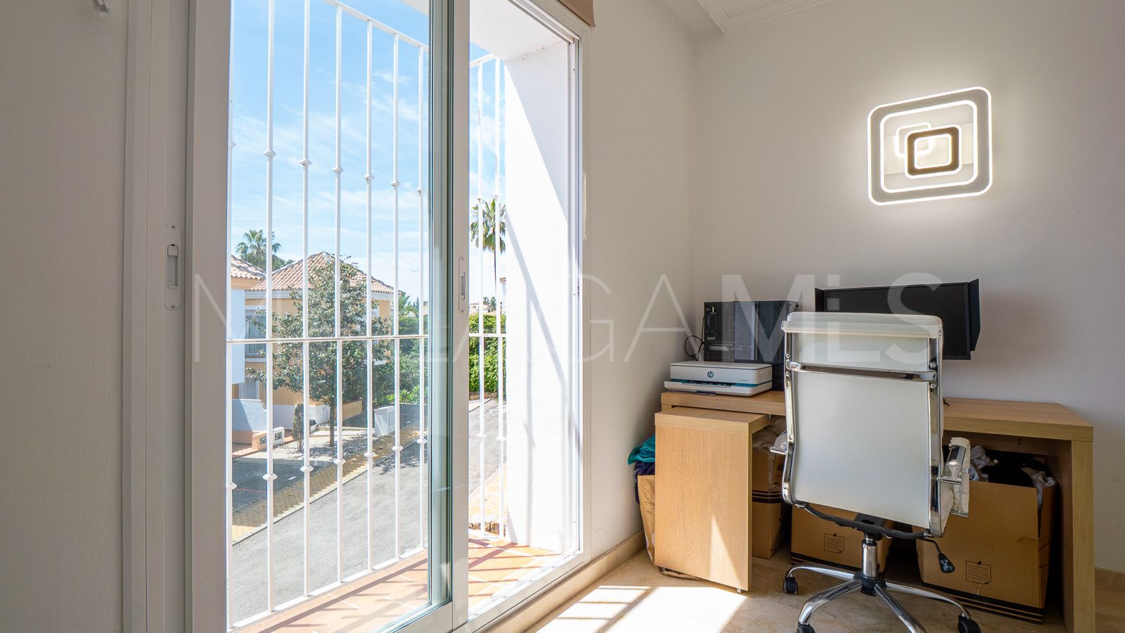 Buy 2 bedrooms town house in Nueva Andalucia