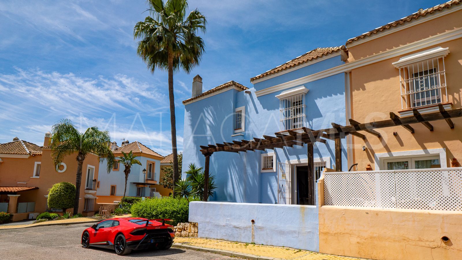 Buy 2 bedrooms town house in Nueva Andalucia