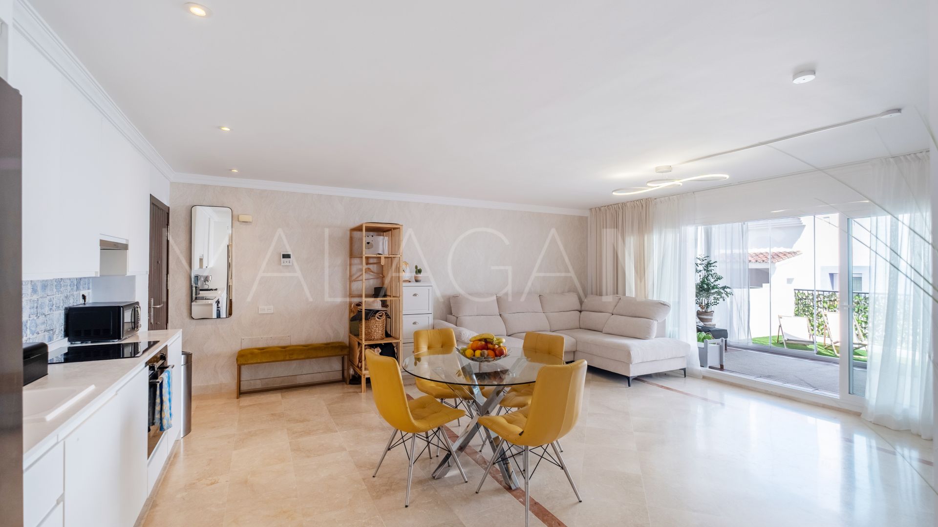 Ground floor apartment with 3 bedrooms for sale in Paraiso Pueblo