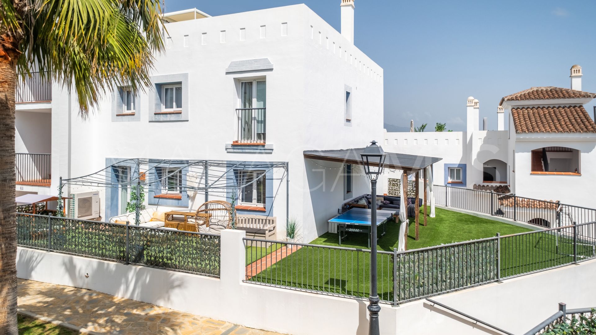 Ground floor apartment with 3 bedrooms for sale in Paraiso Pueblo