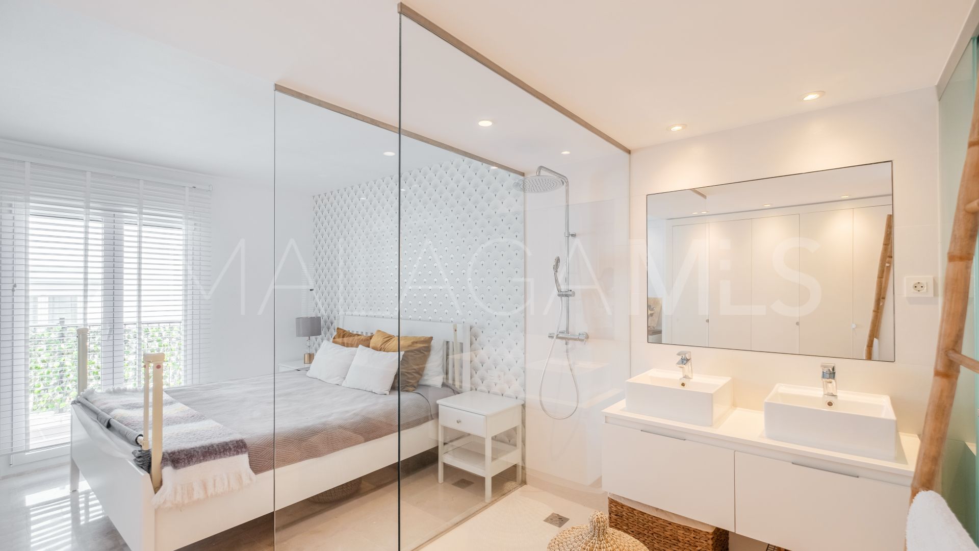 Ground floor apartment with 3 bedrooms for sale in Paraiso Pueblo