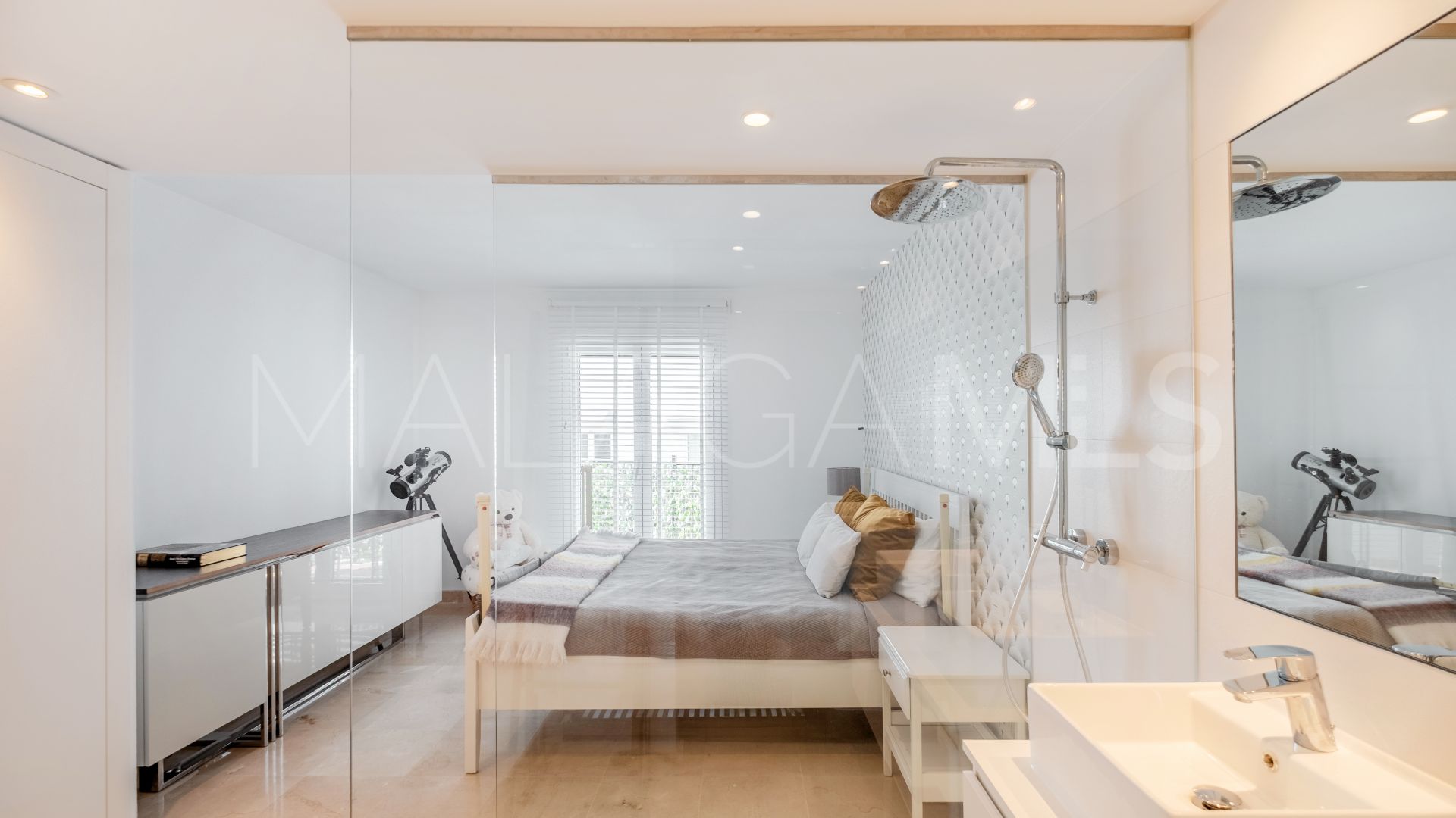 Ground floor apartment with 3 bedrooms for sale in Paraiso Pueblo