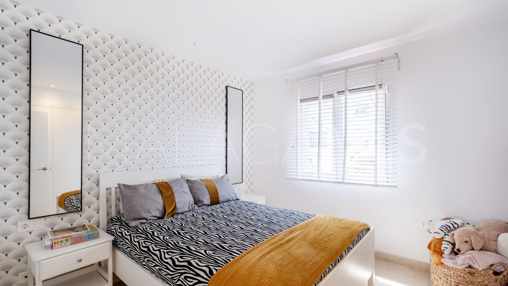 Ground floor apartment with 3 bedrooms for sale in Paraiso Pueblo