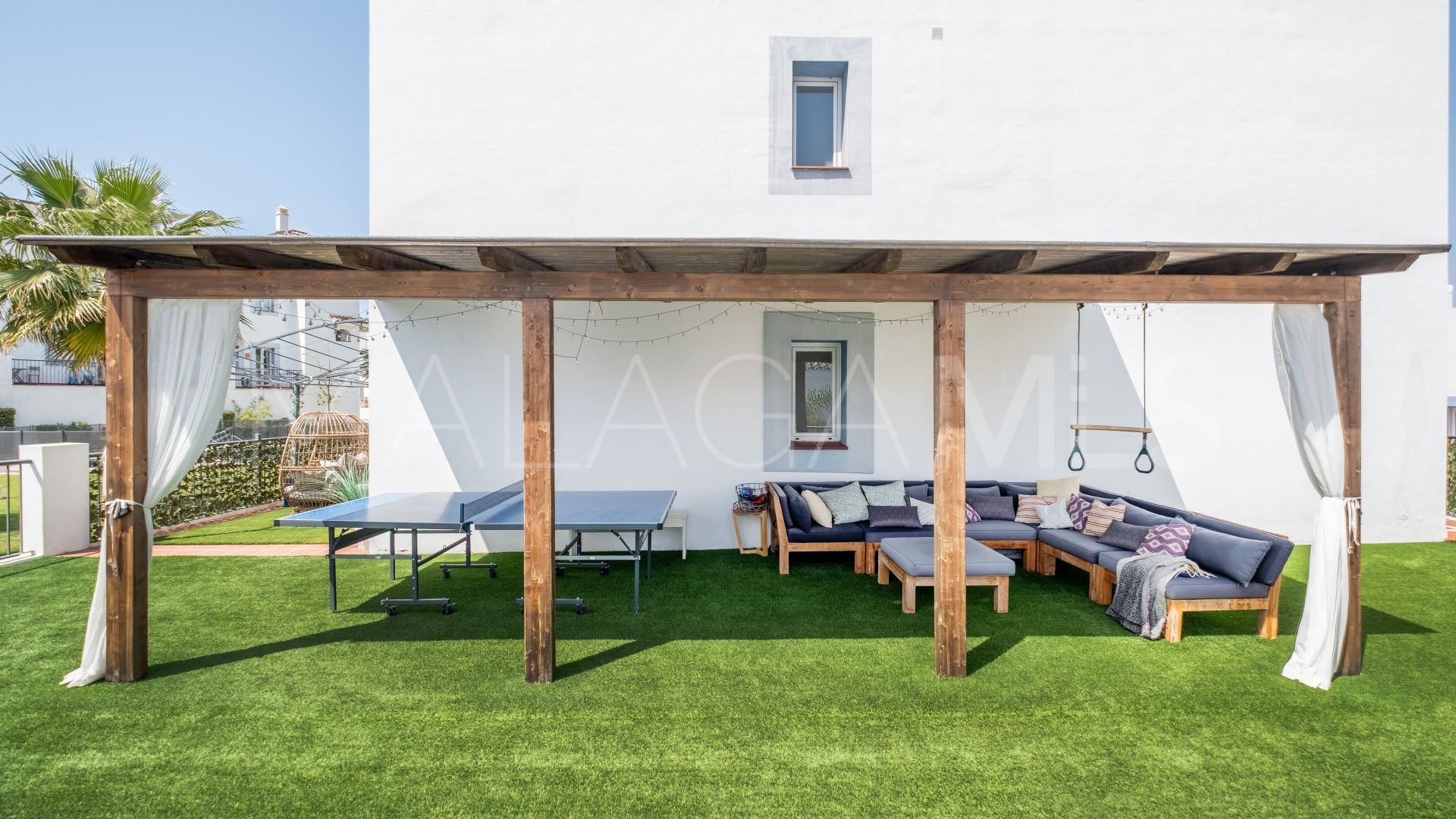 Ground floor apartment with 3 bedrooms for sale in Paraiso Pueblo