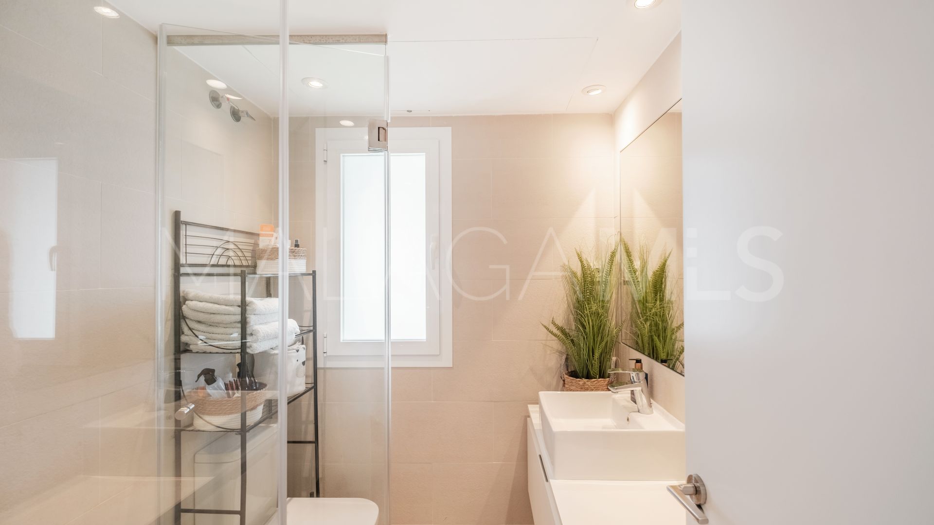 Ground floor apartment with 3 bedrooms for sale in Paraiso Pueblo