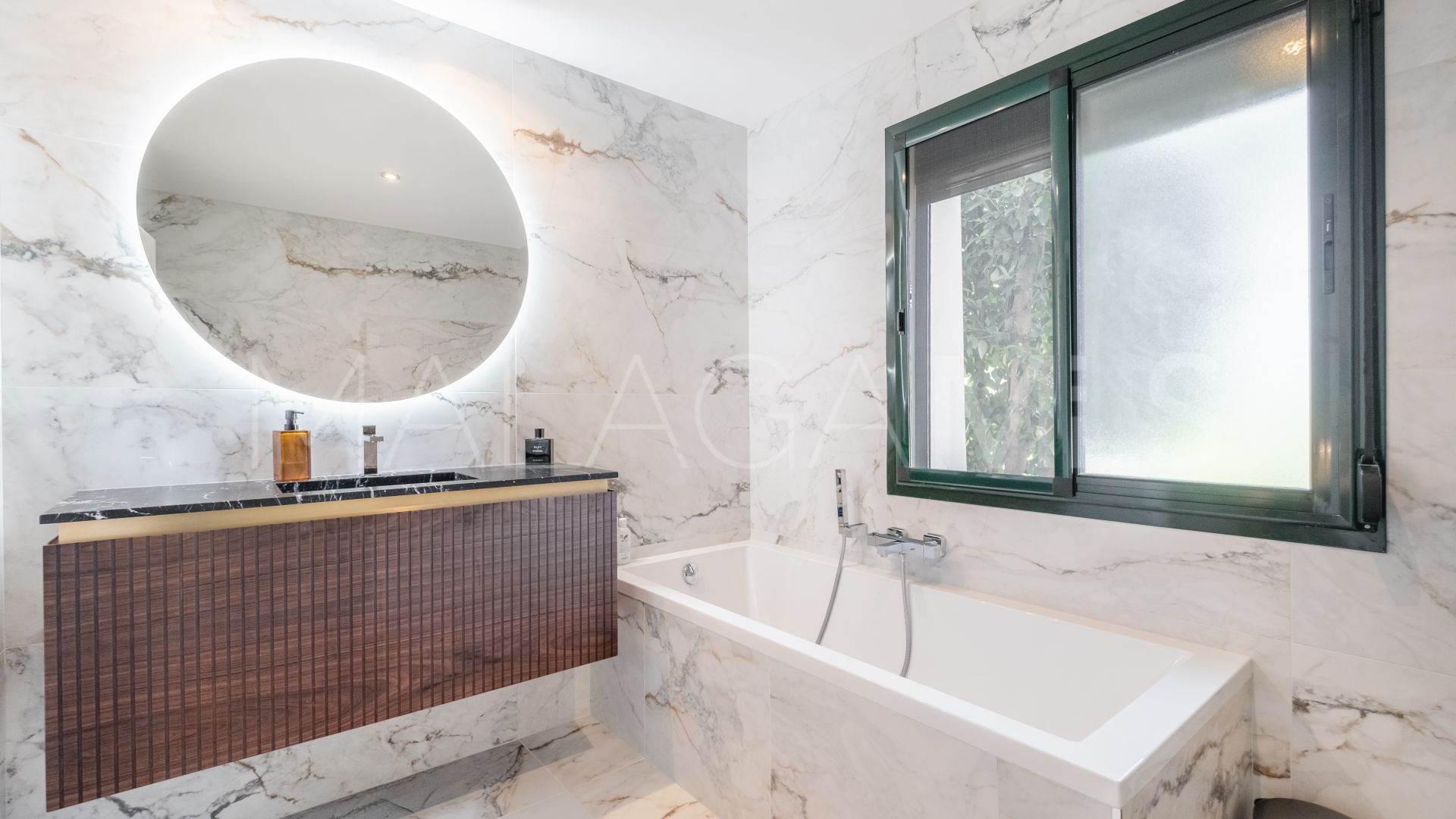 Se vende apartamento planta baja with 2 bedrooms in Capanes Sur