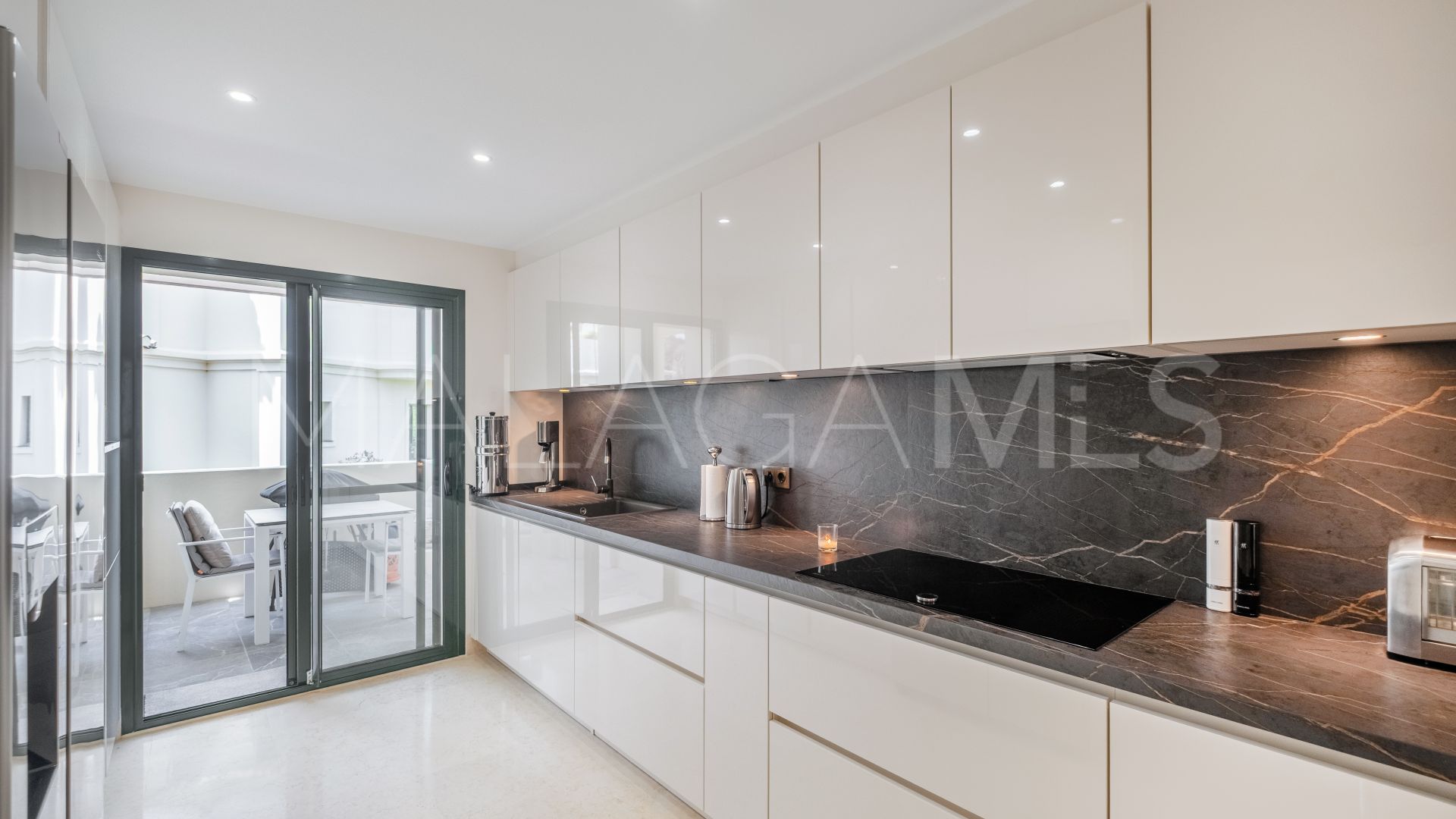 Se vende apartamento planta baja with 2 bedrooms in Capanes Sur