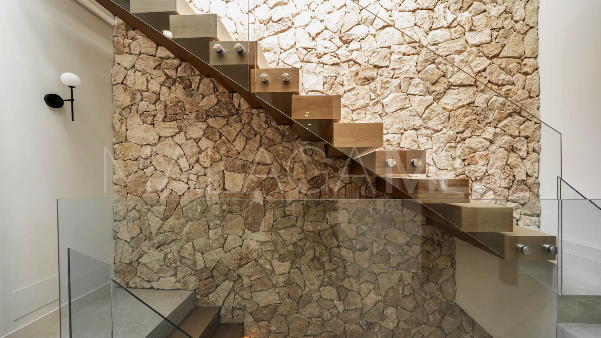 Villa for sale in Nueva Andalucia de 5 bedrooms