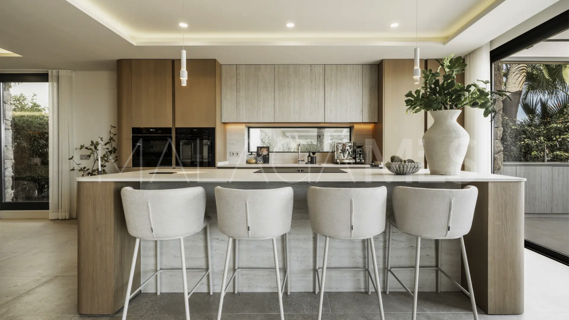 Villa for sale in Nueva Andalucia de 5 bedrooms