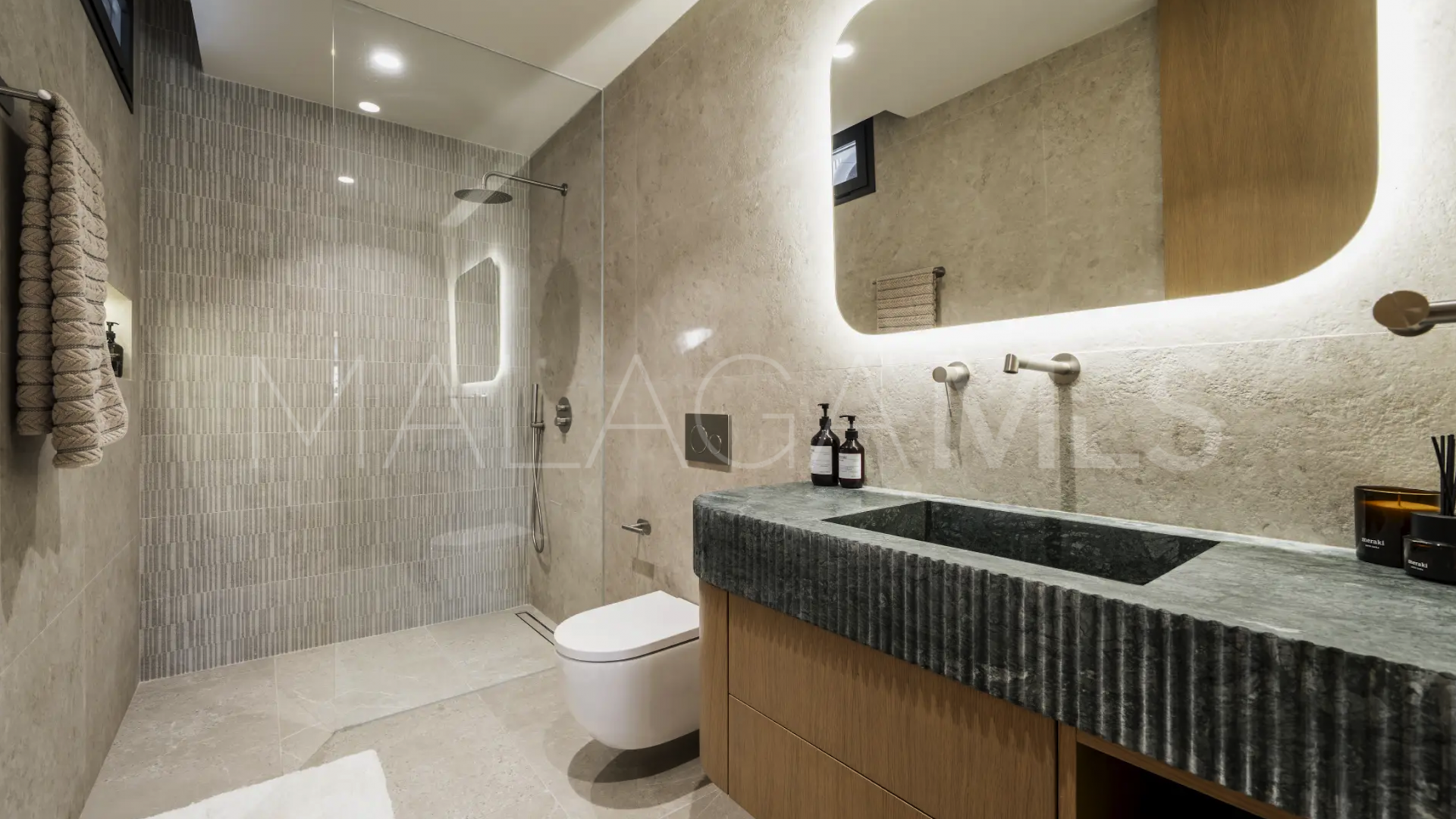 Villa for sale in Nueva Andalucia de 5 bedrooms