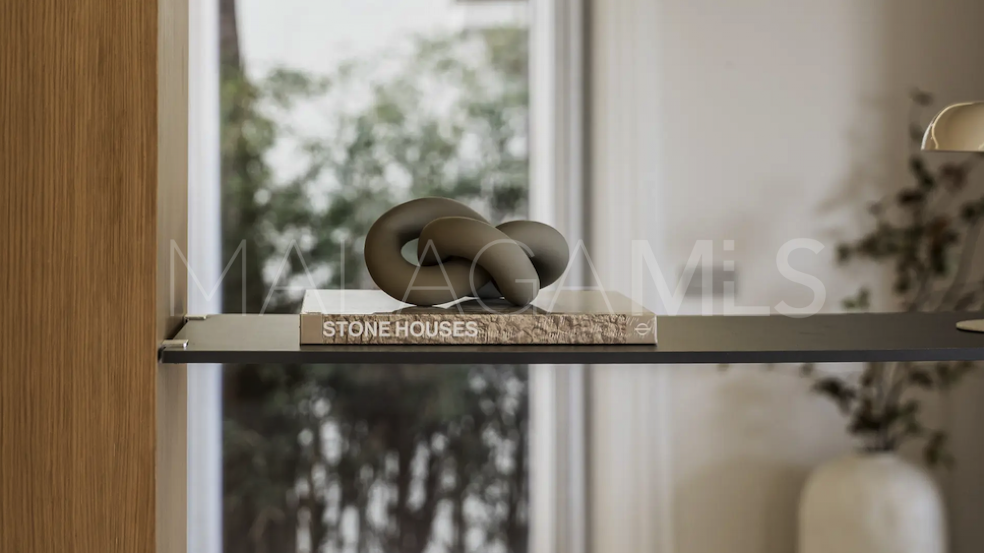 Villa for sale in Nueva Andalucia de 5 bedrooms