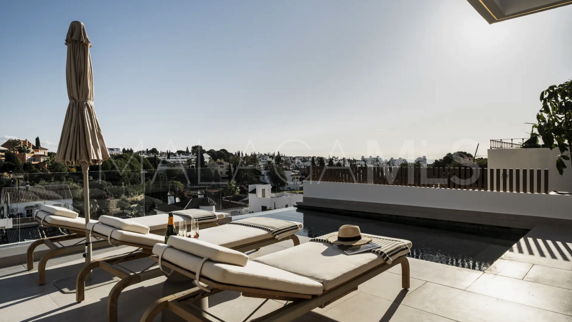 Villa for sale in Nueva Andalucia de 5 bedrooms