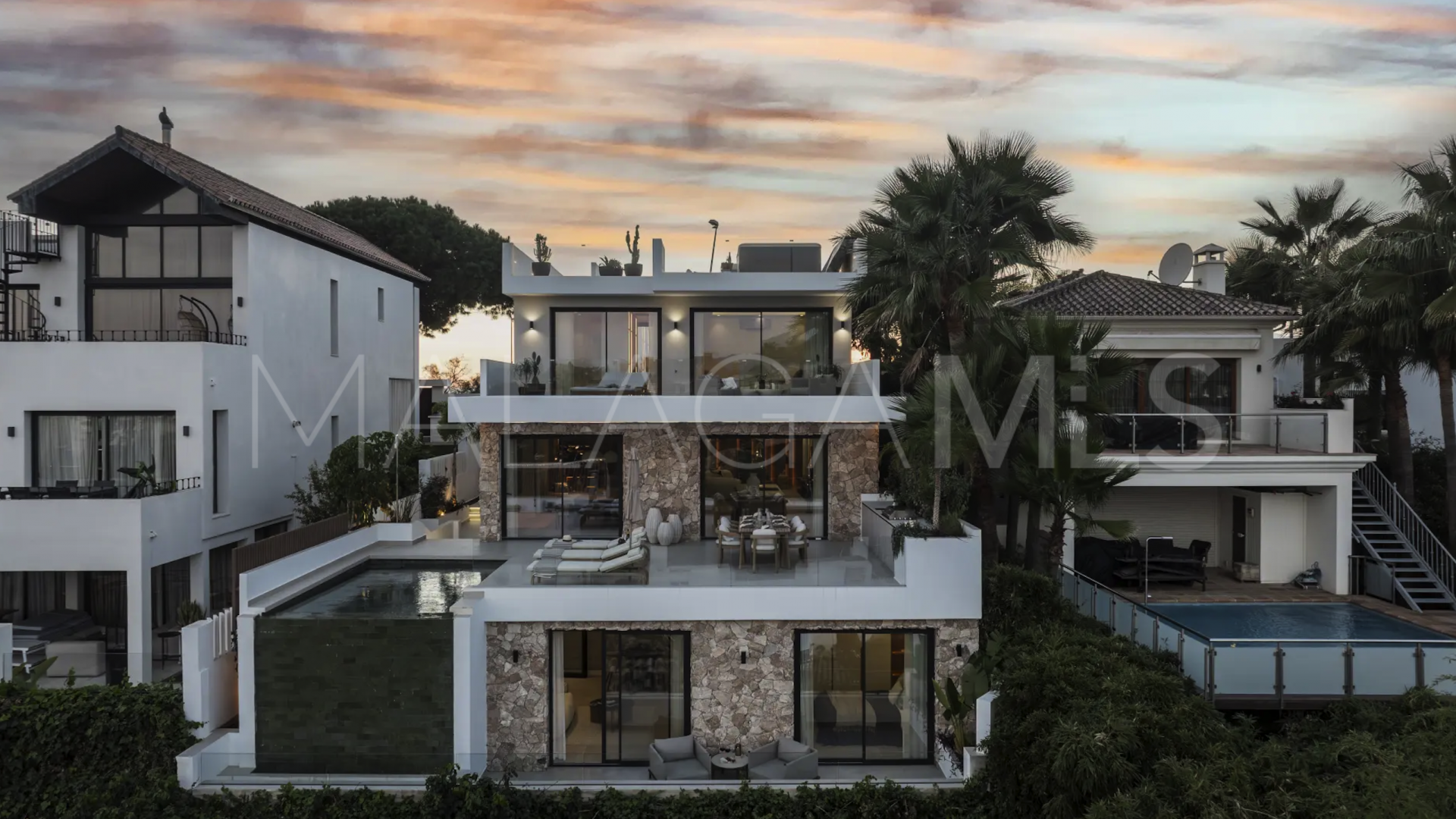 Villa for sale in Nueva Andalucia de 5 bedrooms