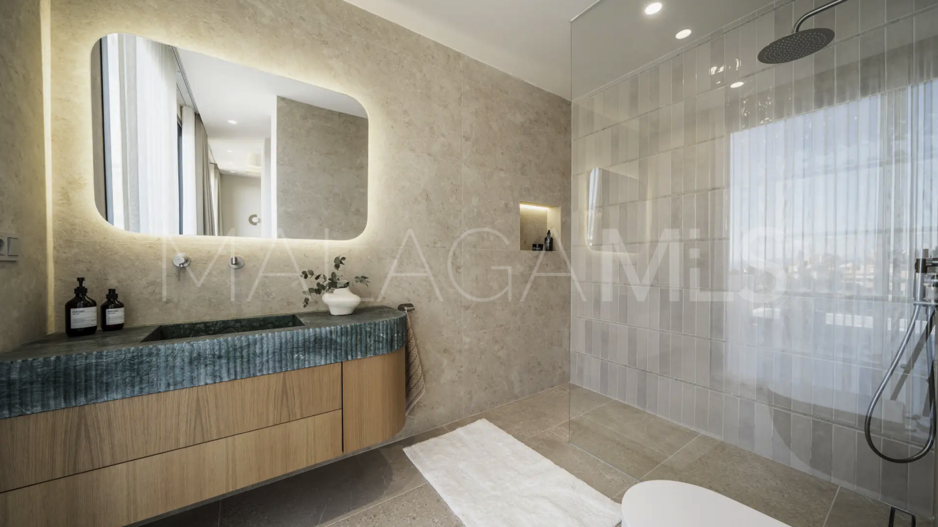 Villa for sale in Nueva Andalucia de 5 bedrooms