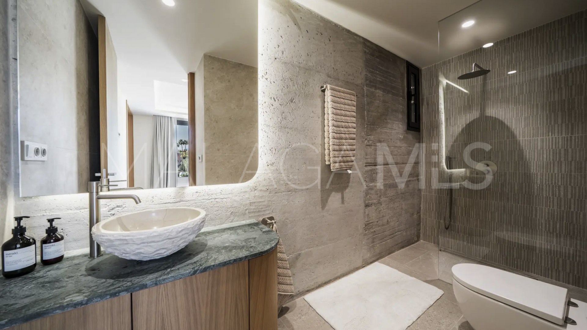 Villa for sale in Nueva Andalucia de 5 bedrooms