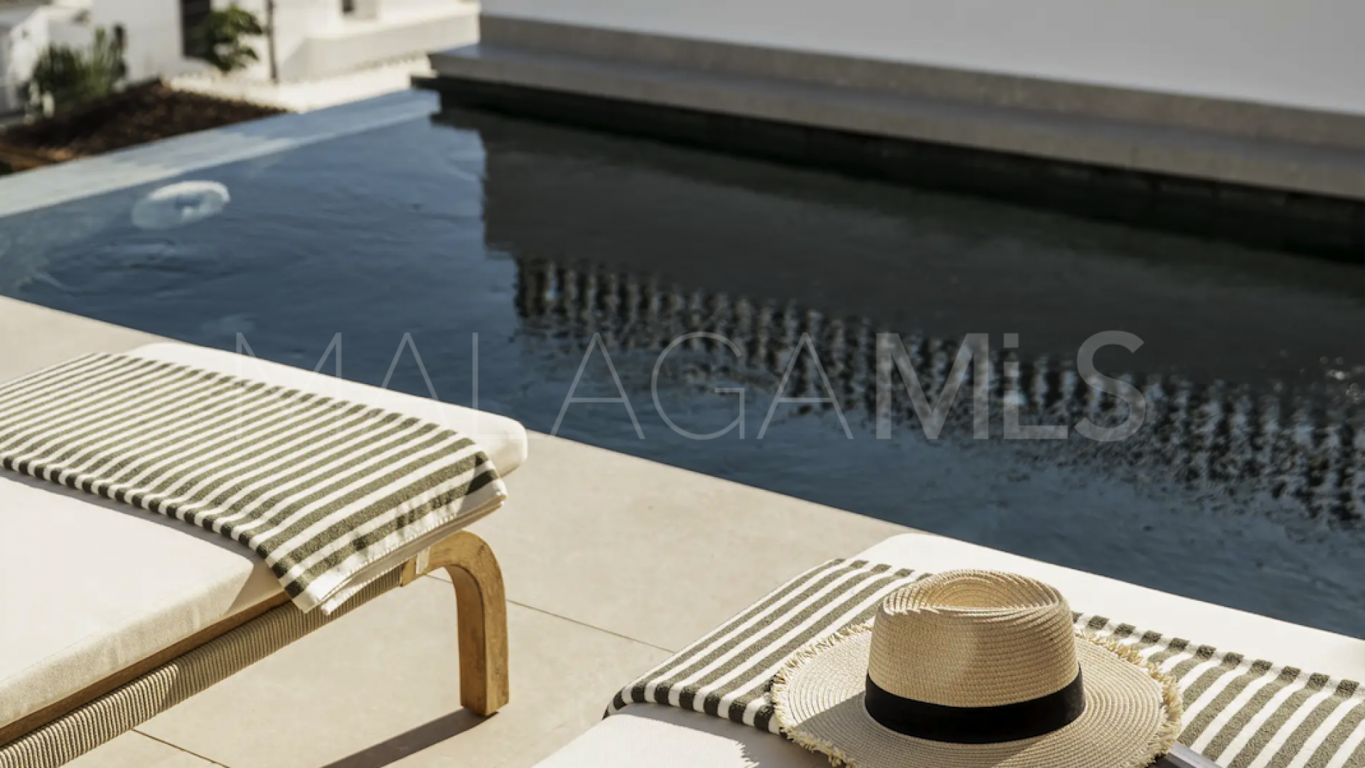 Villa for sale in Nueva Andalucia de 5 bedrooms