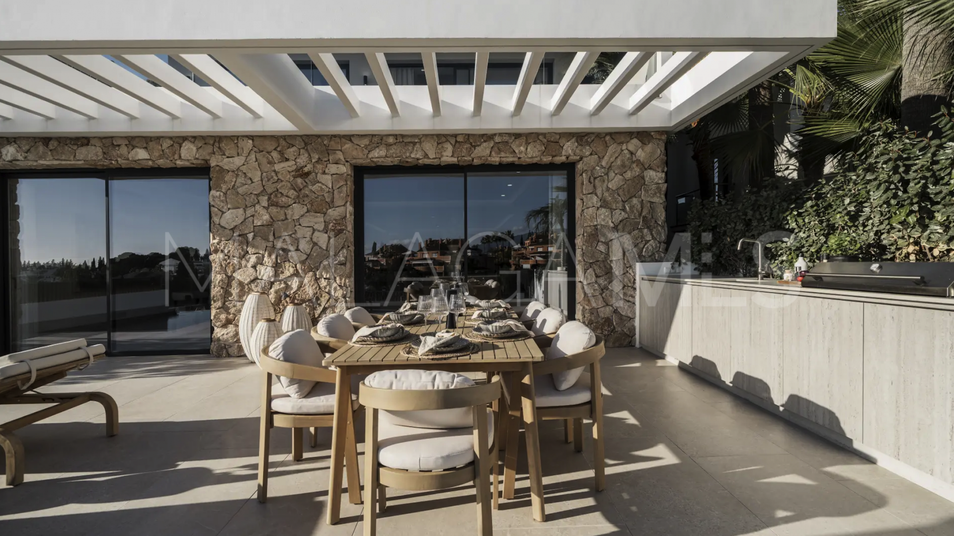 Villa for sale in Nueva Andalucia de 5 bedrooms