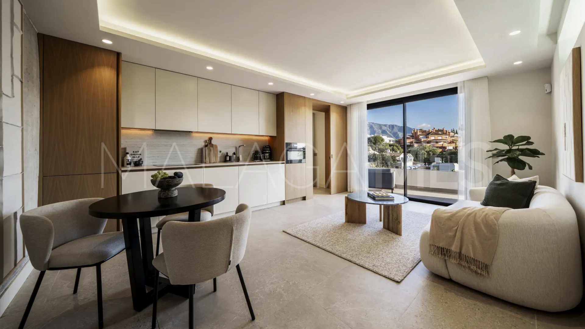 Villa for sale in Nueva Andalucia de 5 bedrooms