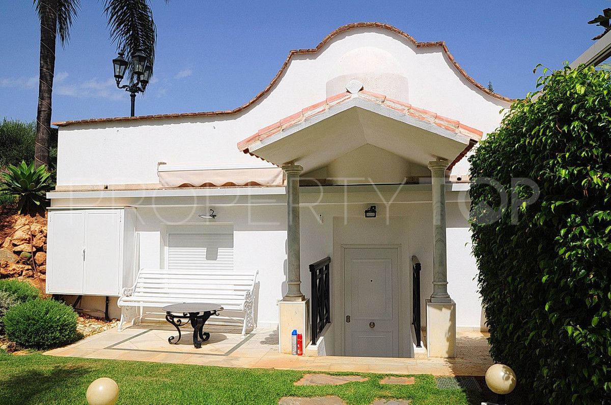 Villa de 5 dormitorios en venta en Hacienda las Chapas