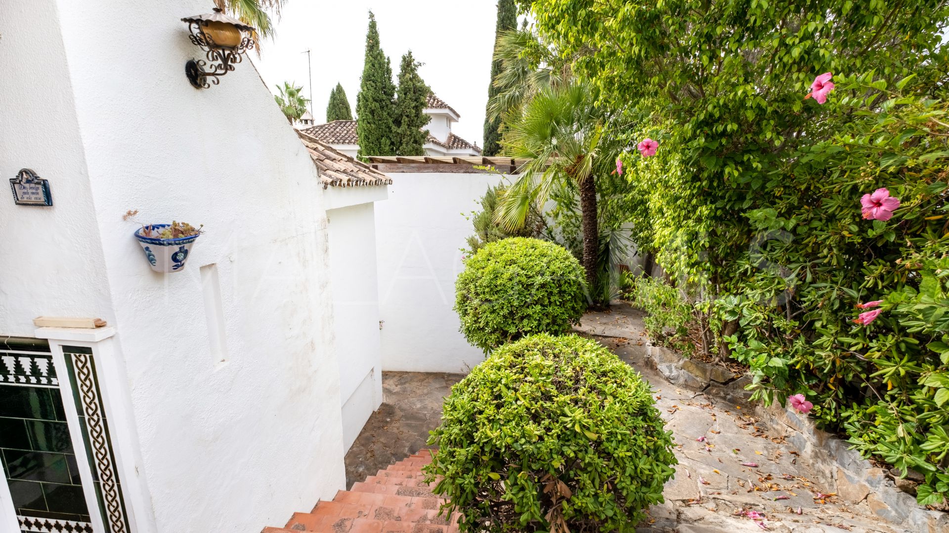 Villa for sale in Los Naranjos Hill Club with 5 bedrooms