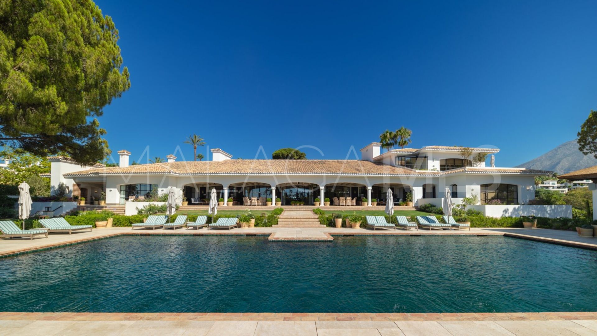 Villa for sale in Las Lomas del Marbella Club
