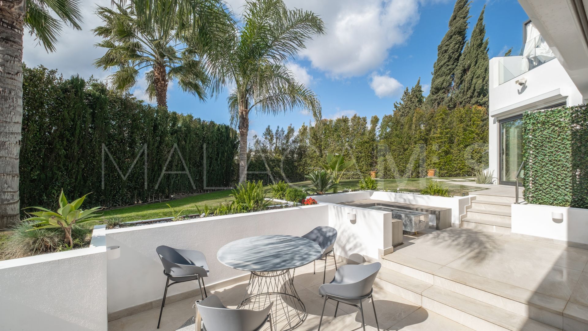 Villa for sale in El Paraiso