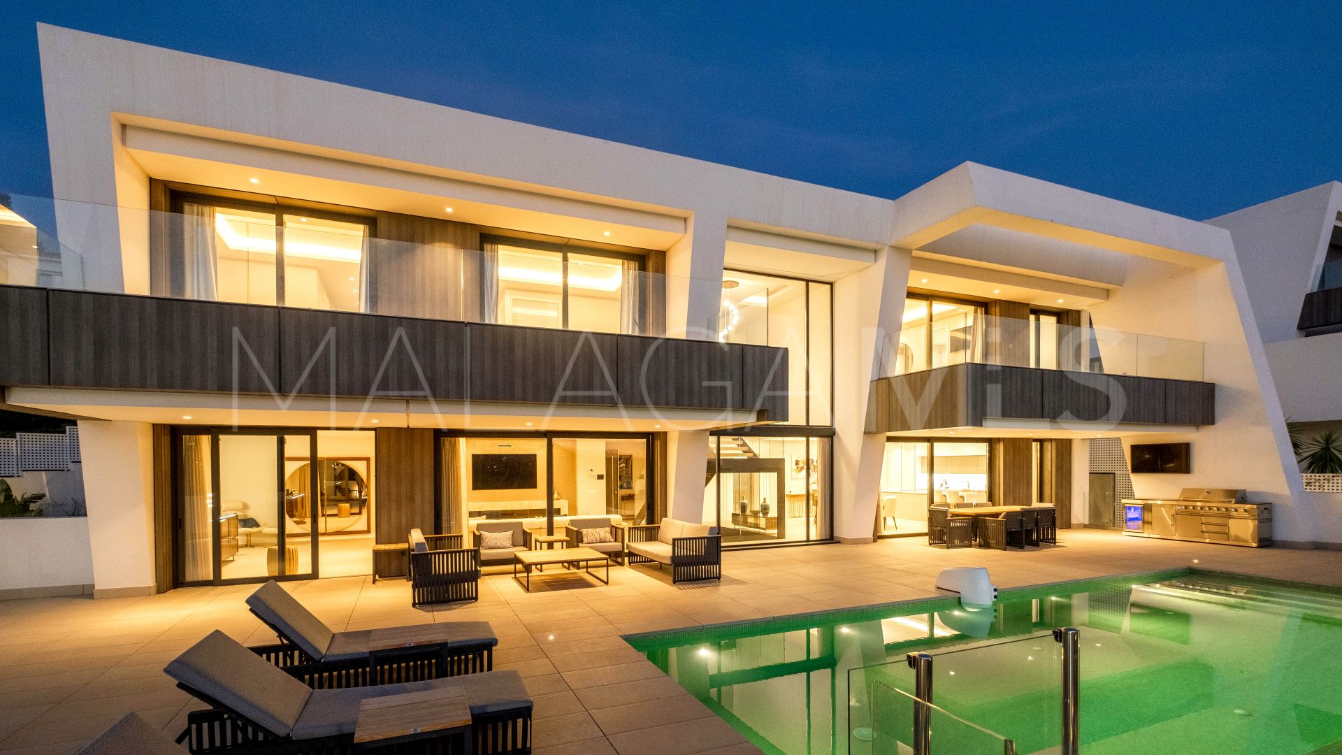 Villa for sale in El Paraiso