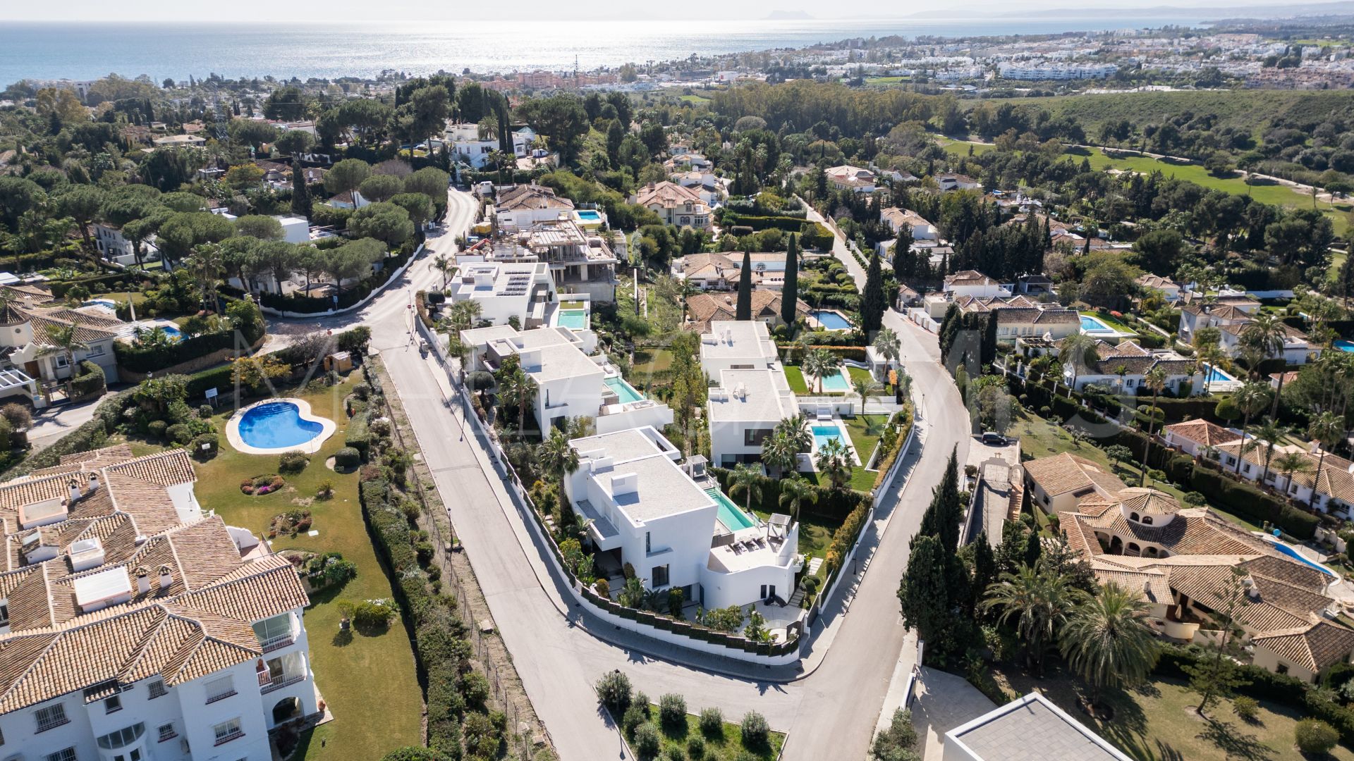 Villa for sale in El Paraiso