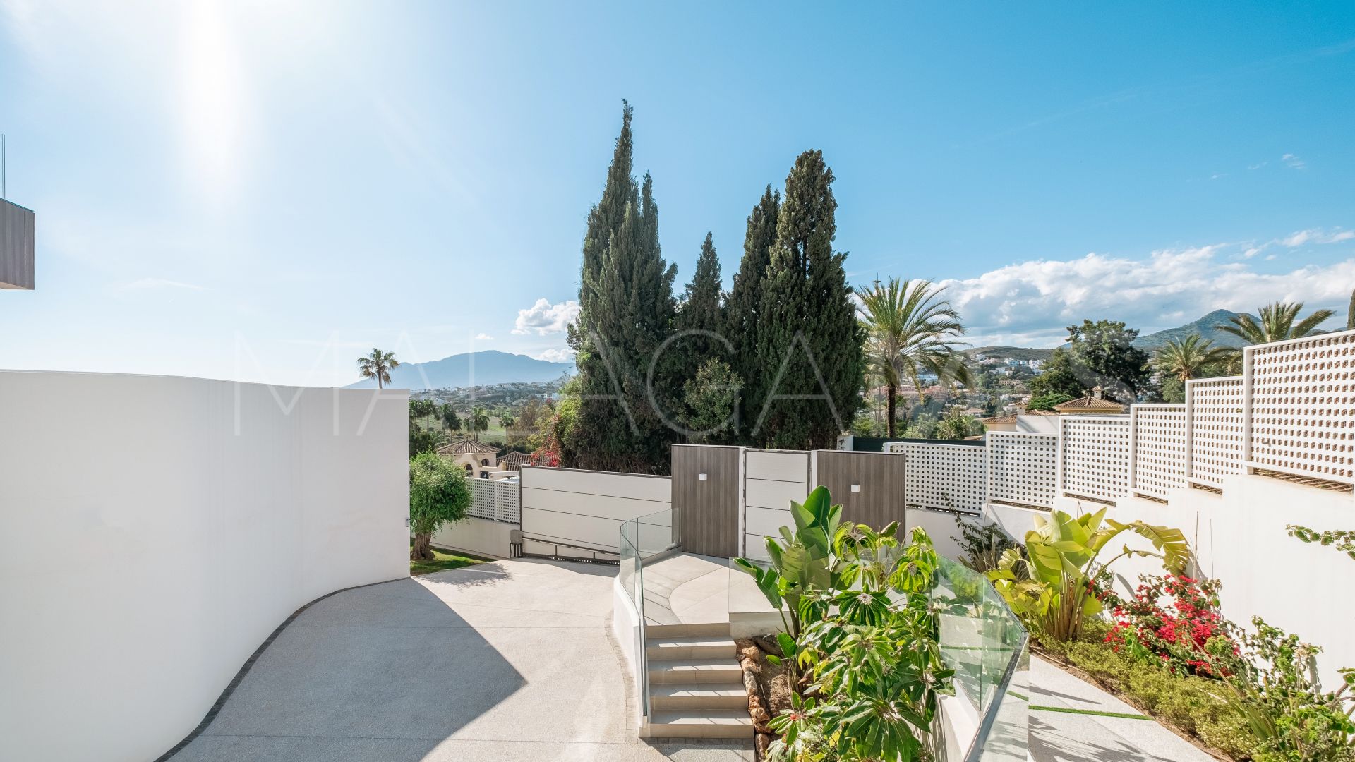 Villa for sale in El Paraiso