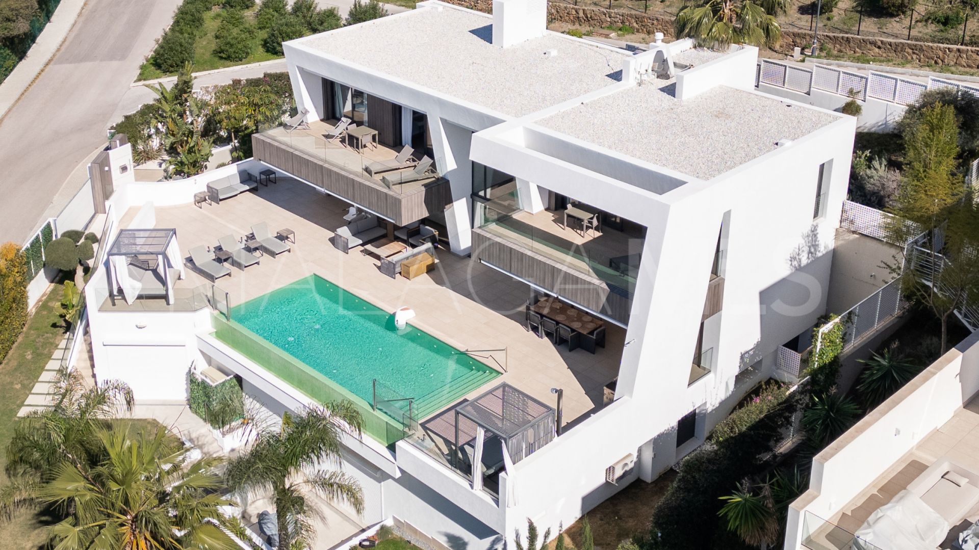 Villa for sale in El Paraiso