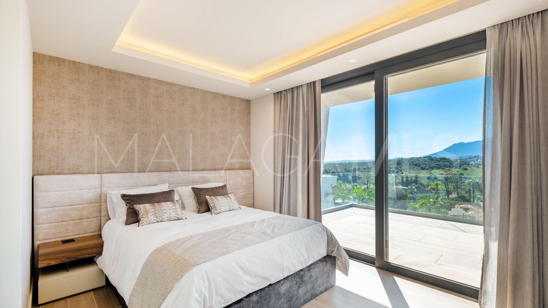 Villa for sale in El Paraiso