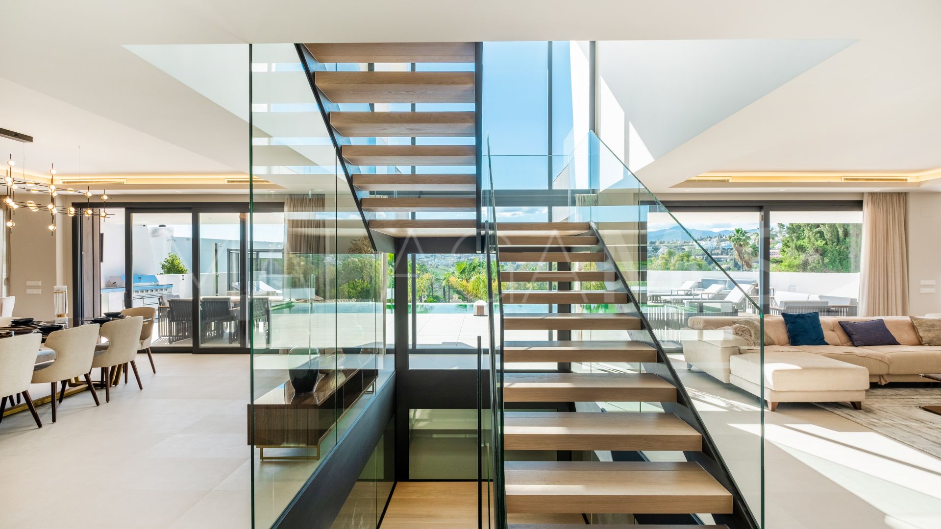 Villa for sale in El Paraiso