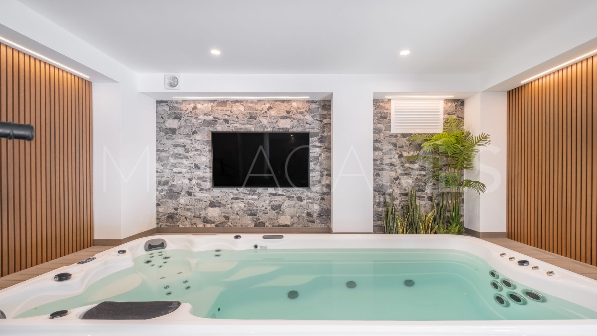 Villa for sale in El Paraiso