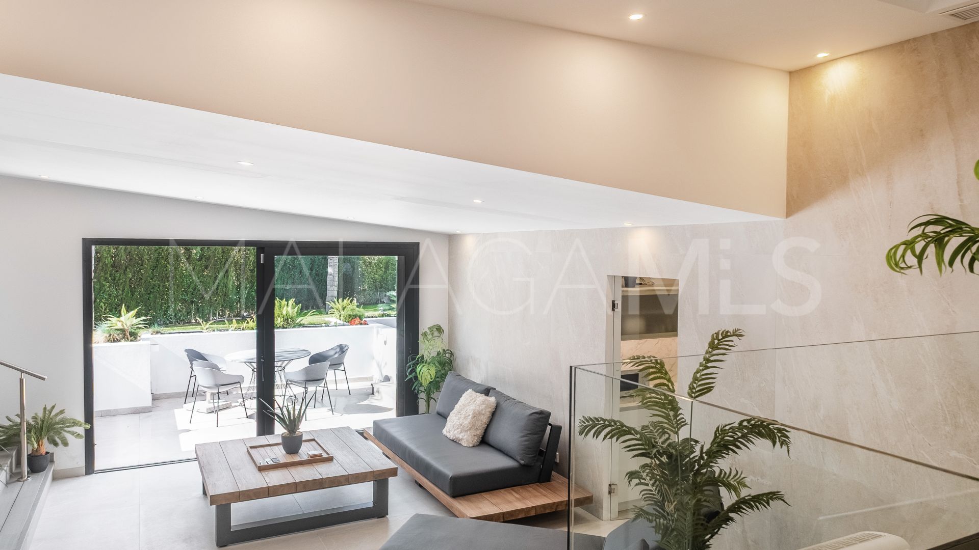 Villa for sale in El Paraiso