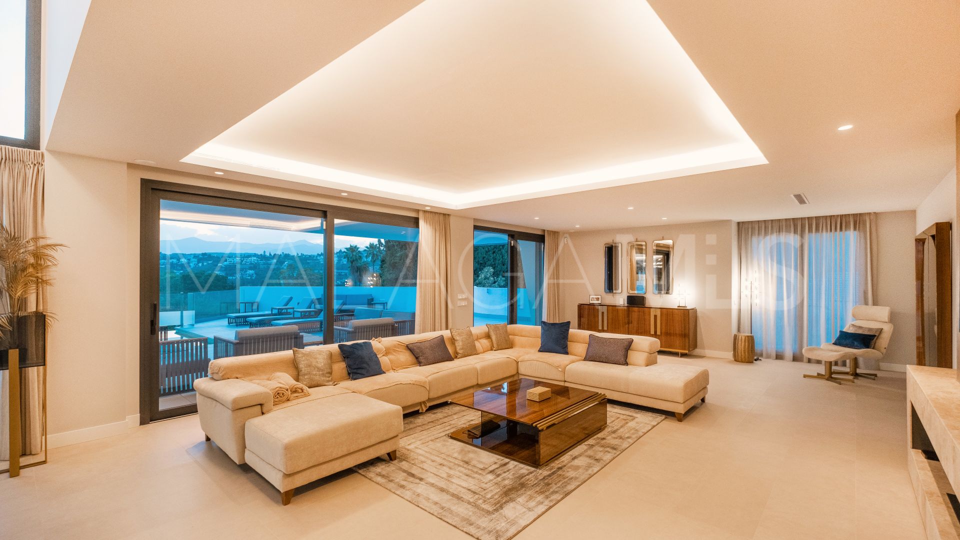 Villa for sale in El Paraiso