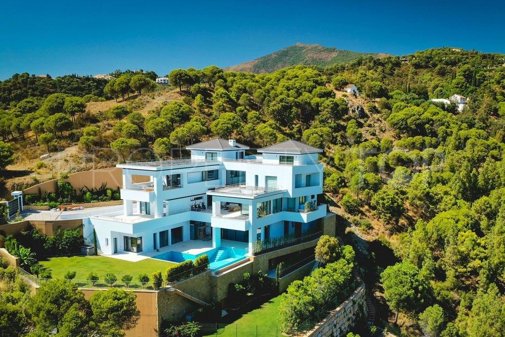 For sale Benahavis villa with 12 bedrooms