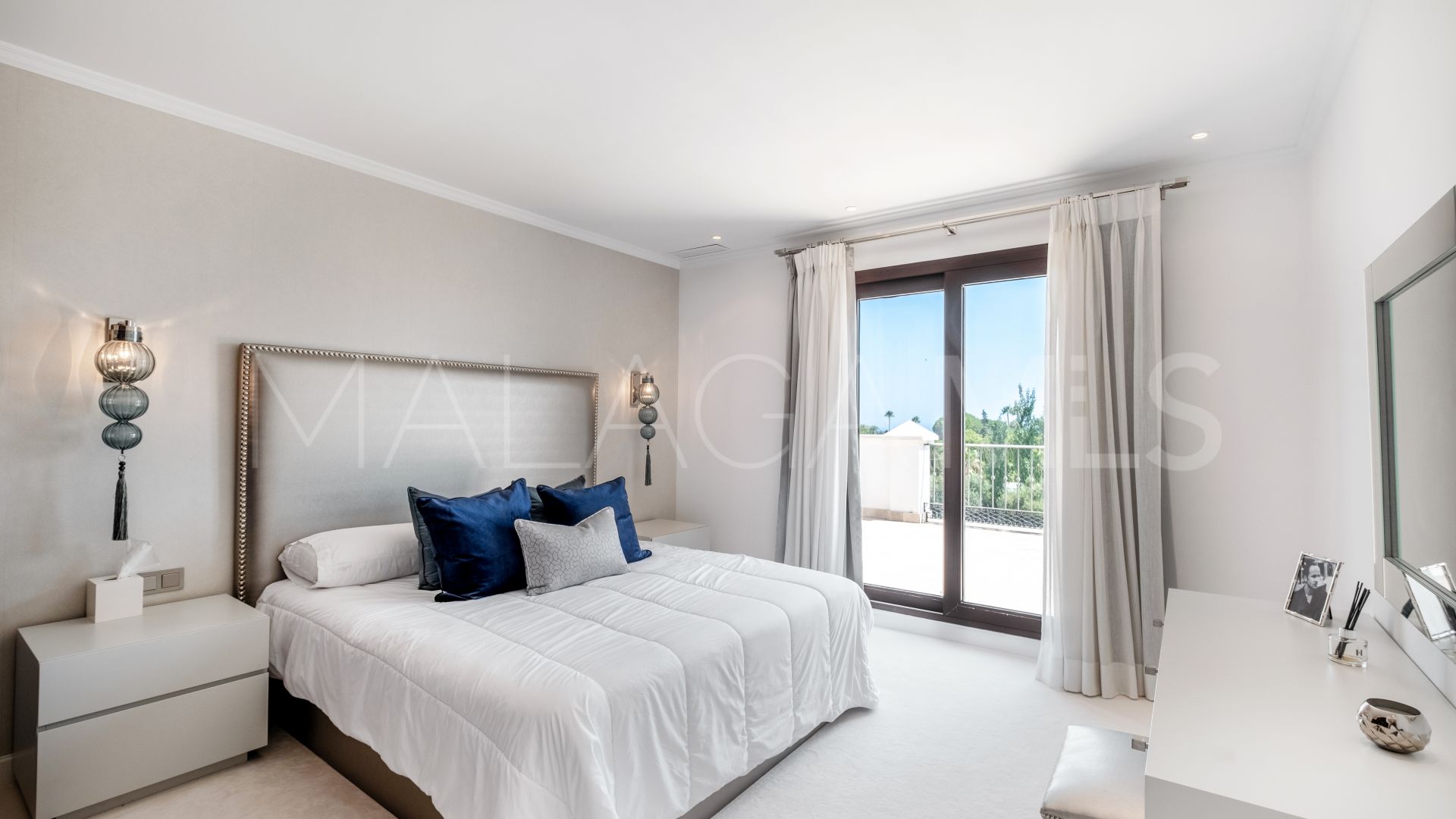 For sale 6 bedrooms villa in Guadalmina Alta