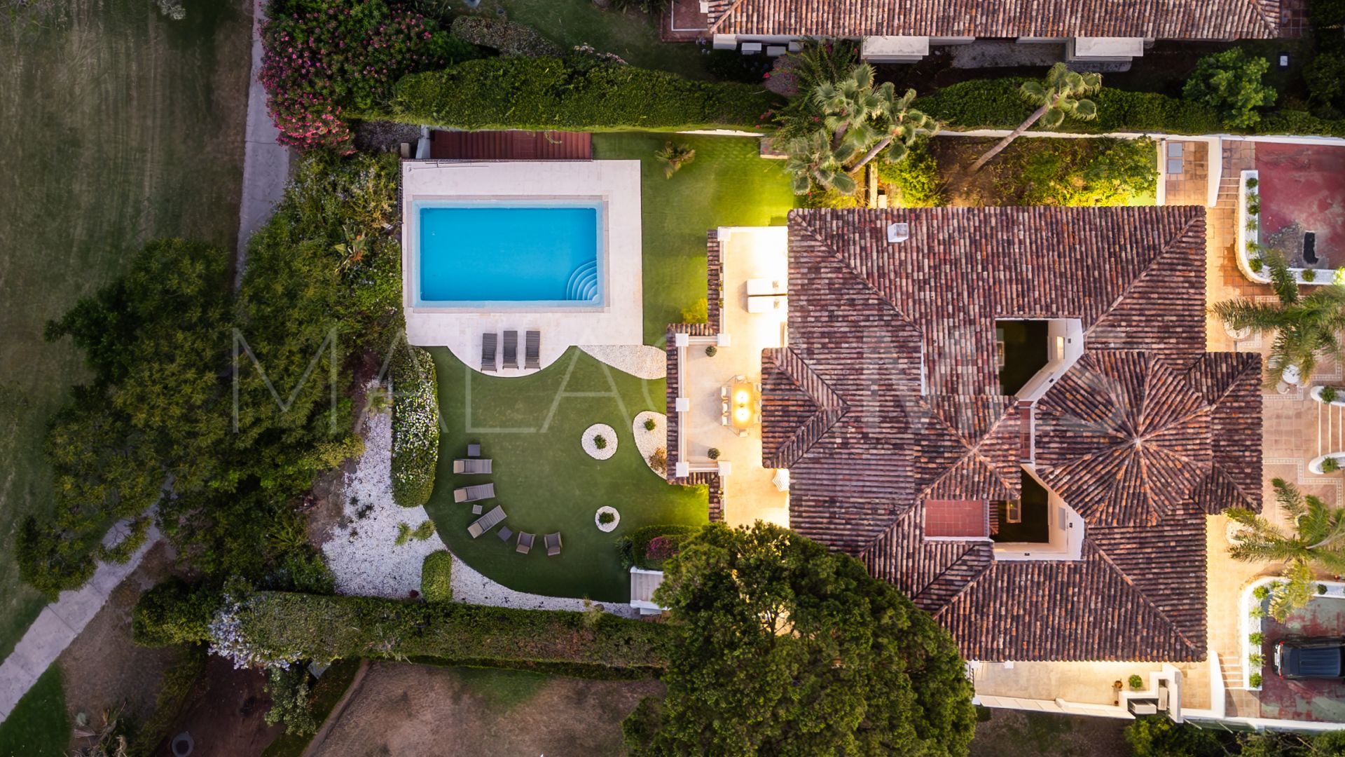 Villa with 7 bedrooms for sale in Aloha