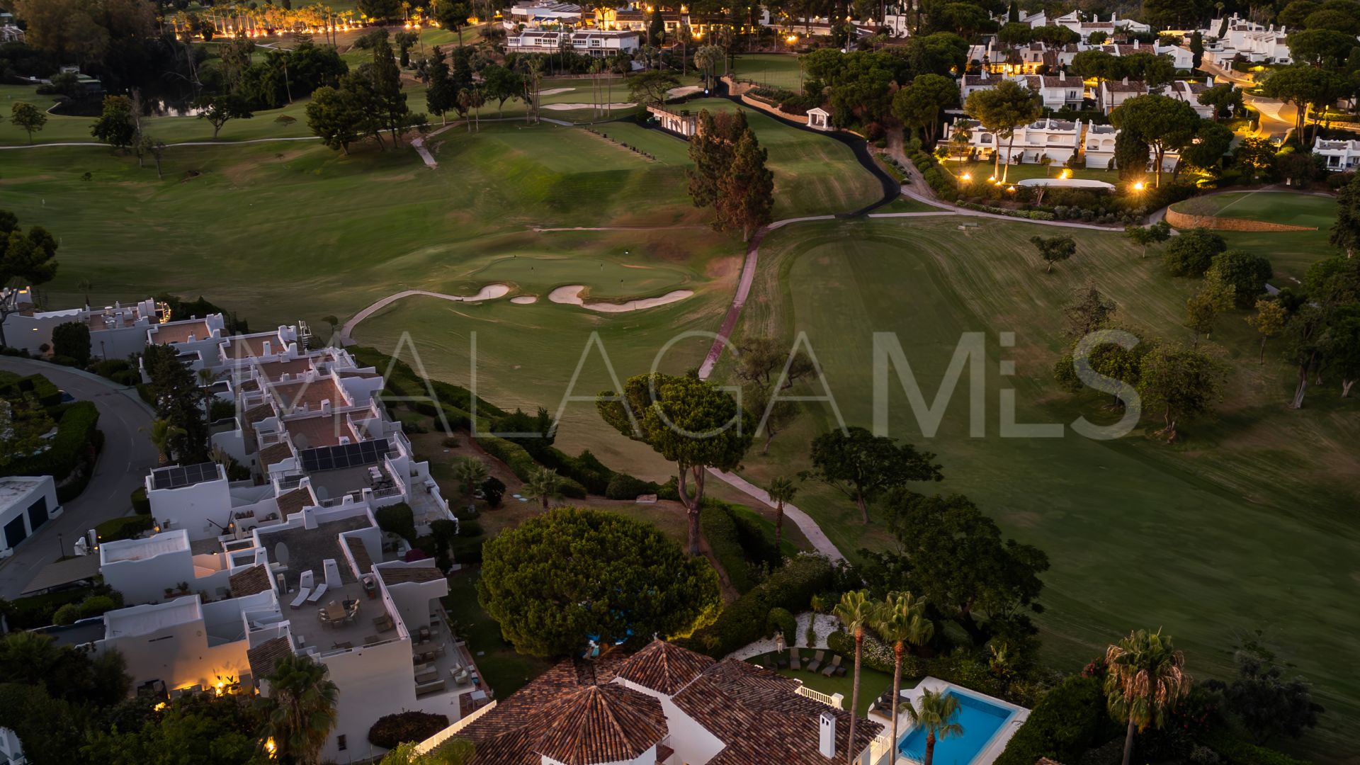 Villa with 7 bedrooms for sale in Aloha