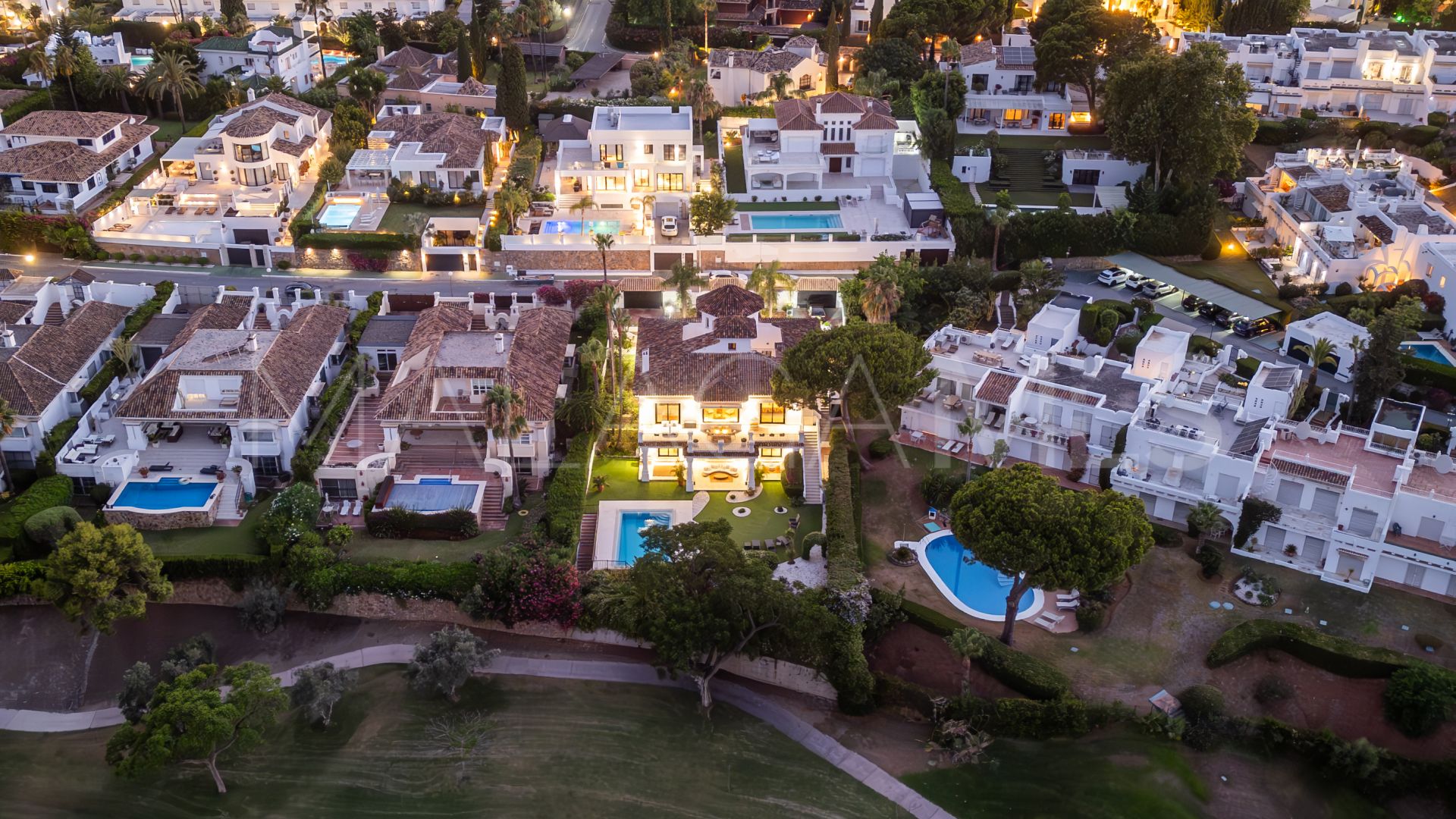 Villa with 7 bedrooms for sale in Aloha