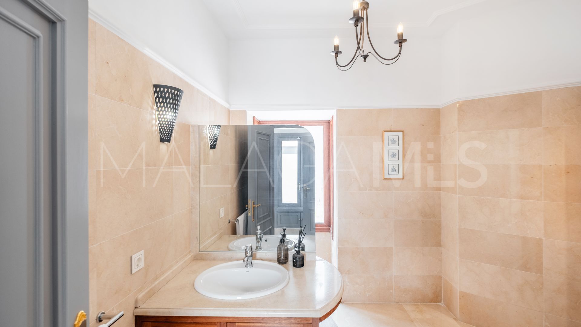 Villa with 7 bedrooms for sale in Aloha