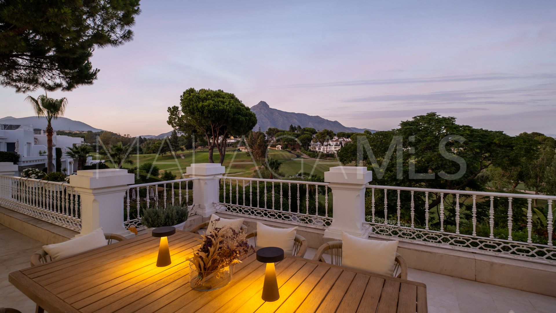 Villa with 7 bedrooms for sale in Aloha