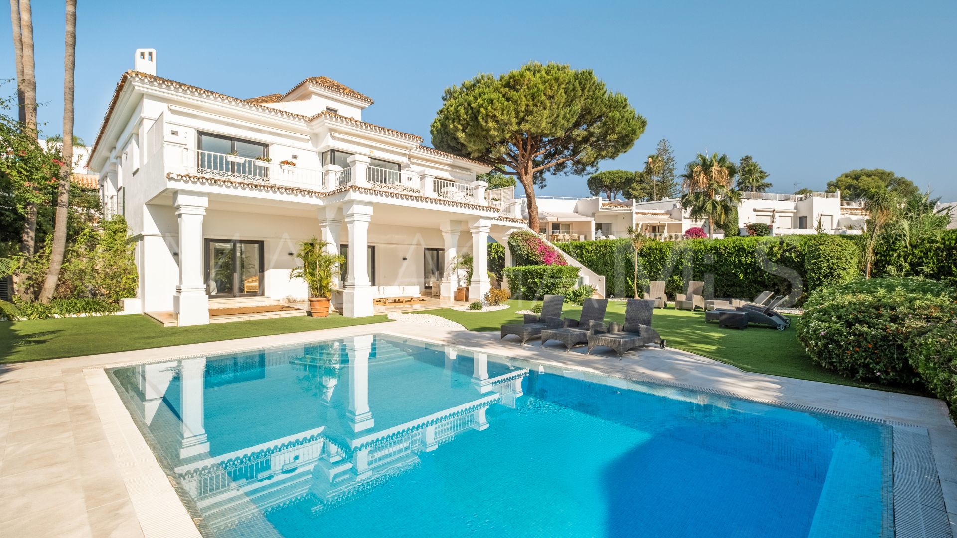 Villa with 7 bedrooms for sale in Aloha