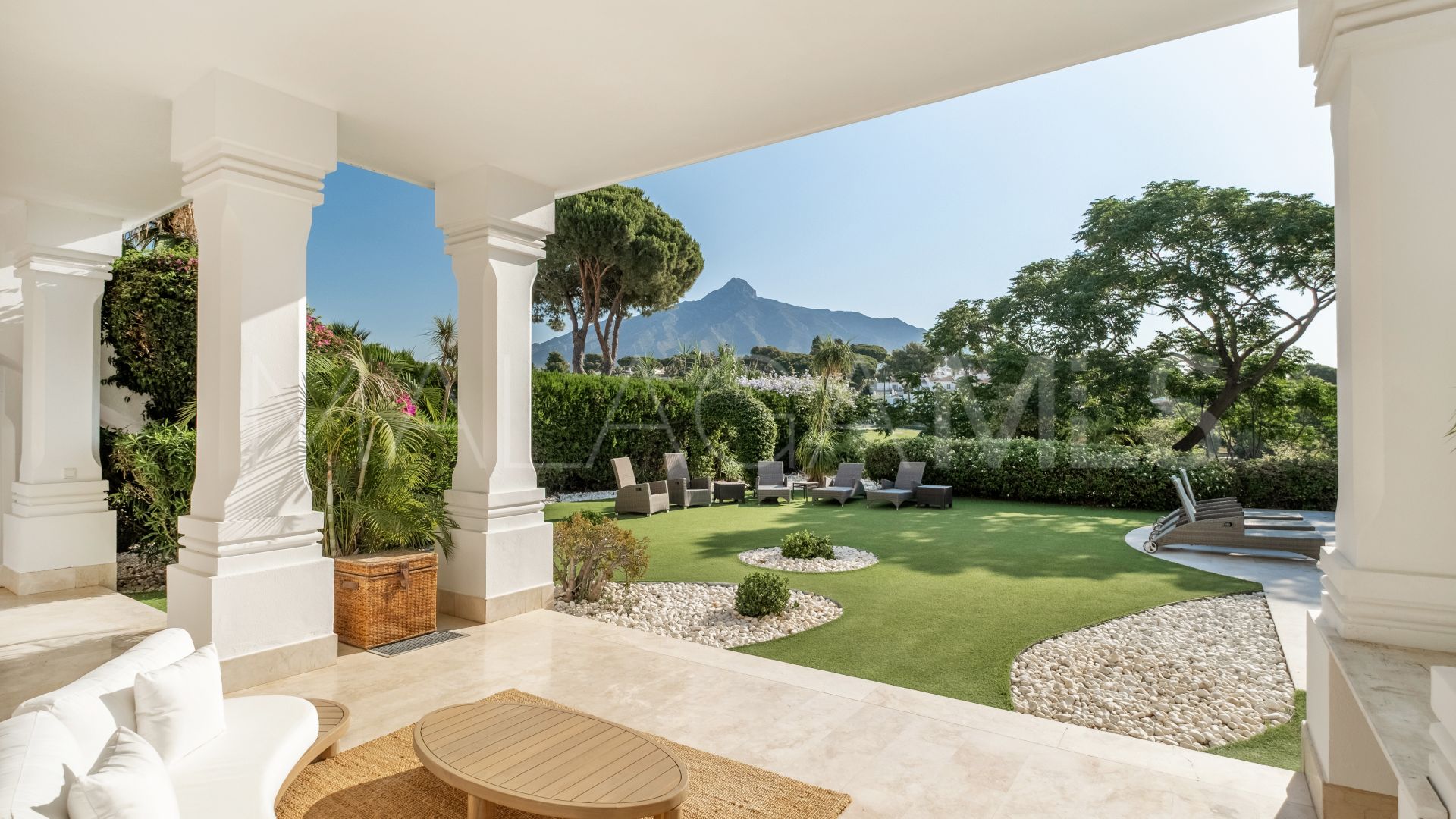 Villa with 7 bedrooms for sale in Aloha