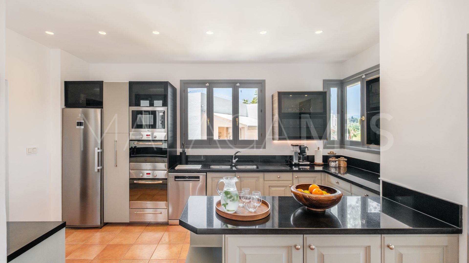 Villa with 7 bedrooms for sale in Aloha