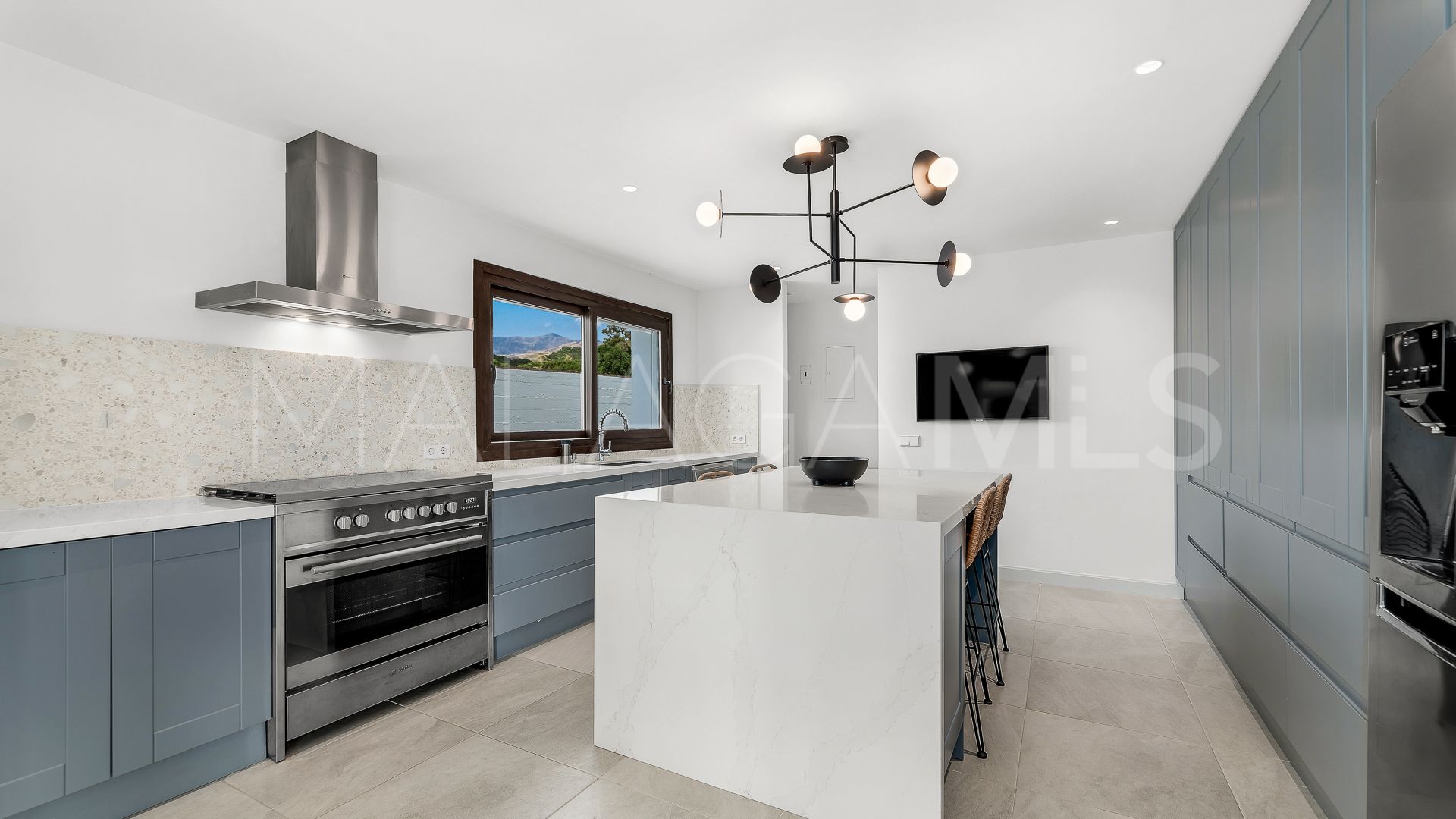 Villa for sale in Estepona East with 5 bedrooms