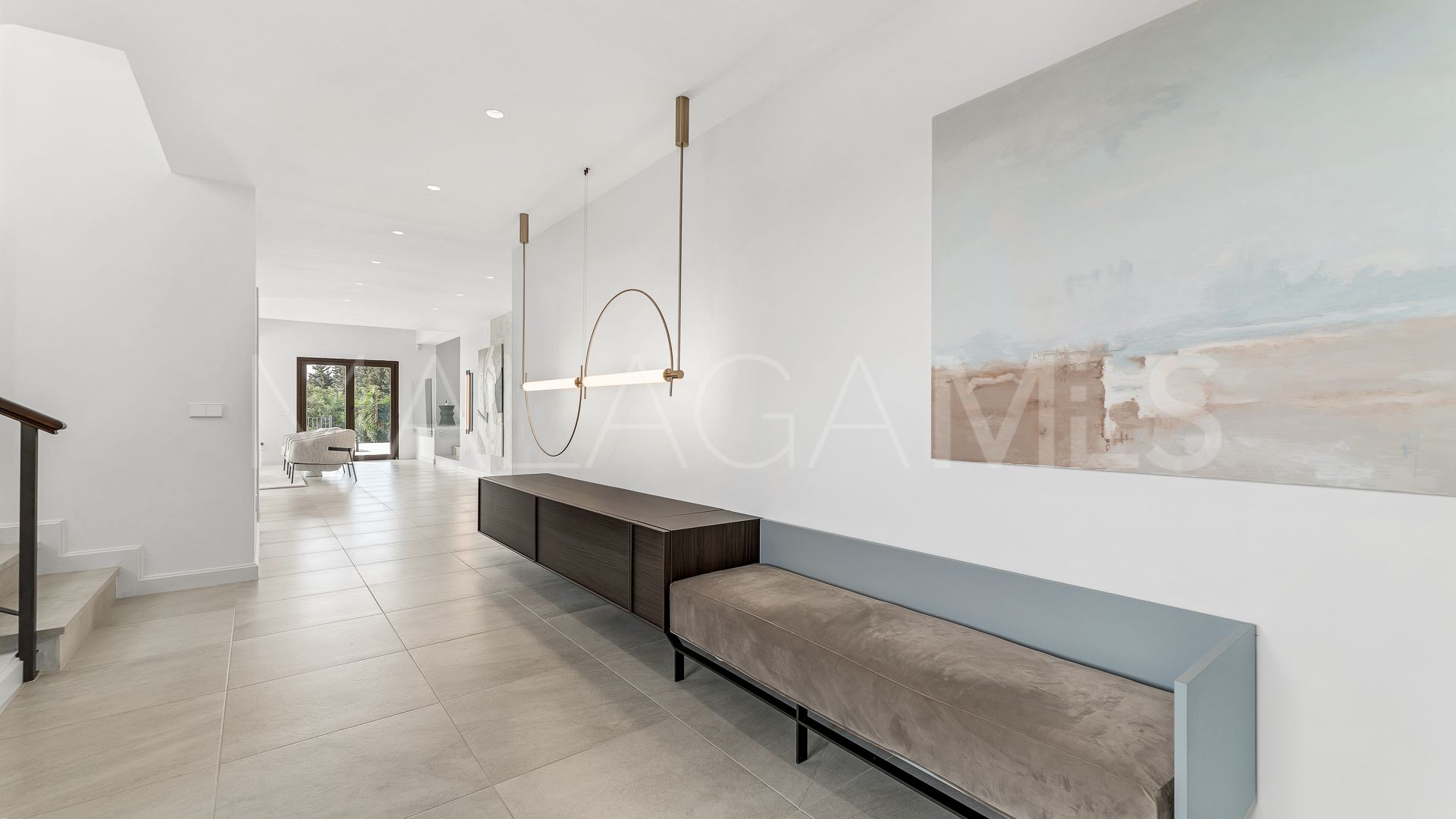 Villa for sale in Estepona East with 5 bedrooms