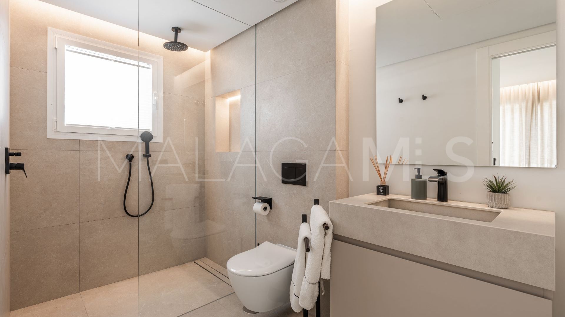 Villa for sale in Las Brisas